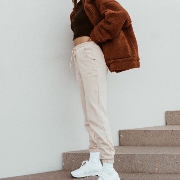 Princess Polly beige sweatpants joggers size women’s 4 us boyfriend boho pockets - Picture 4 of 16